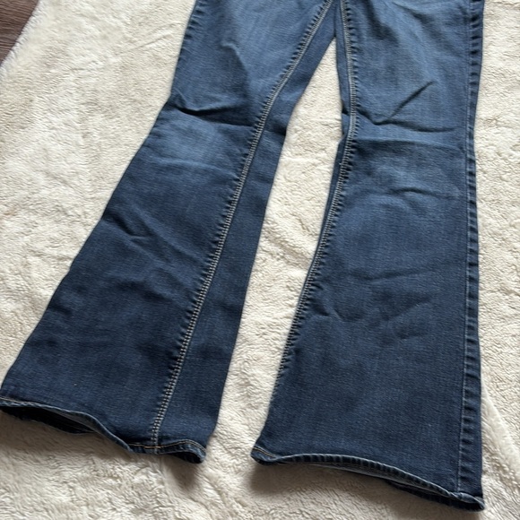 American Eagle Bootcut Jeans Size 4 Short | Stretch Mid Rise Flare Denim - Picture 4 of 7